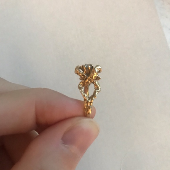 Vintage Diamond Gold Ring - Picture 4 of 8